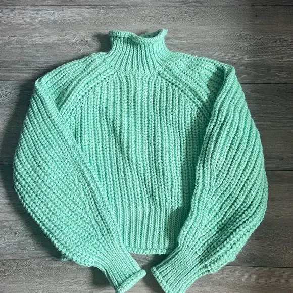 HM Sweater - Picture 2 of 3